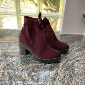 Burgundy/purple heeled platform ankle boot